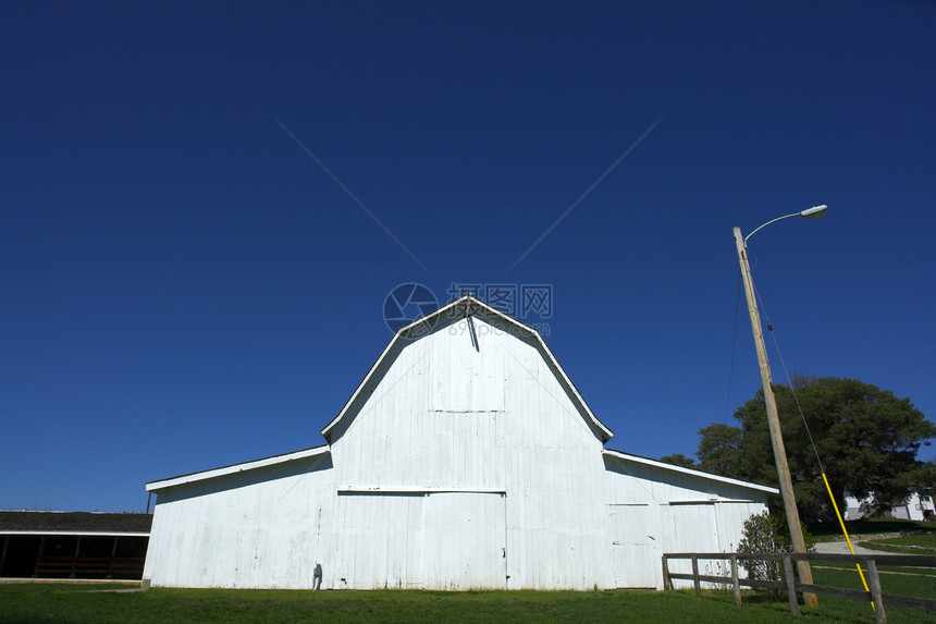 农场建筑的碎片田园农家牧场粮食国家房子小屋窝棚天空贮存图片