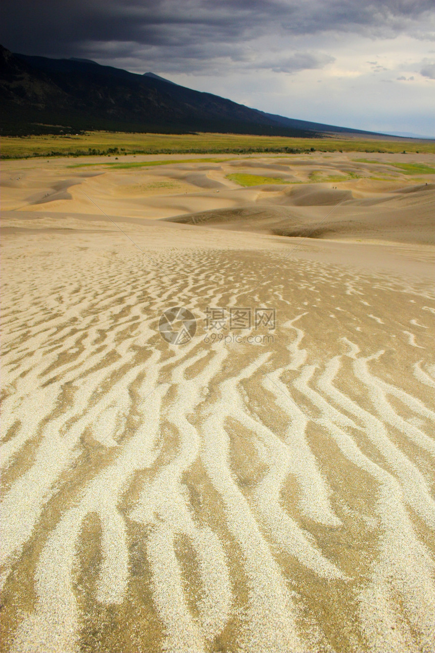 沙丘上空的雷暴冥想爬坡国家干旱纪念碑公园航程天空荒野远足图片