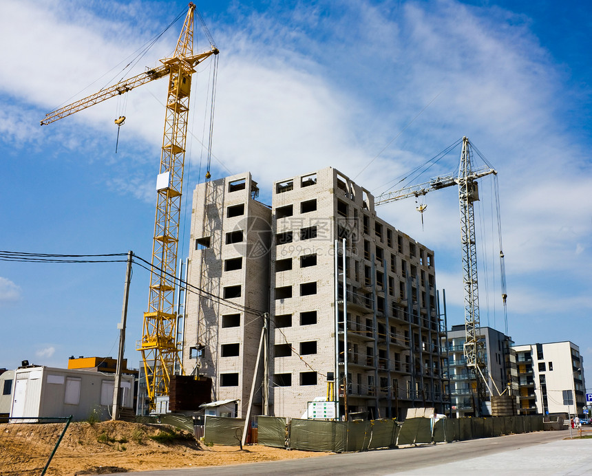 住宅 起重机的建造商业工程城市工作脚手架对角线木板工业蓝色建筑物图片