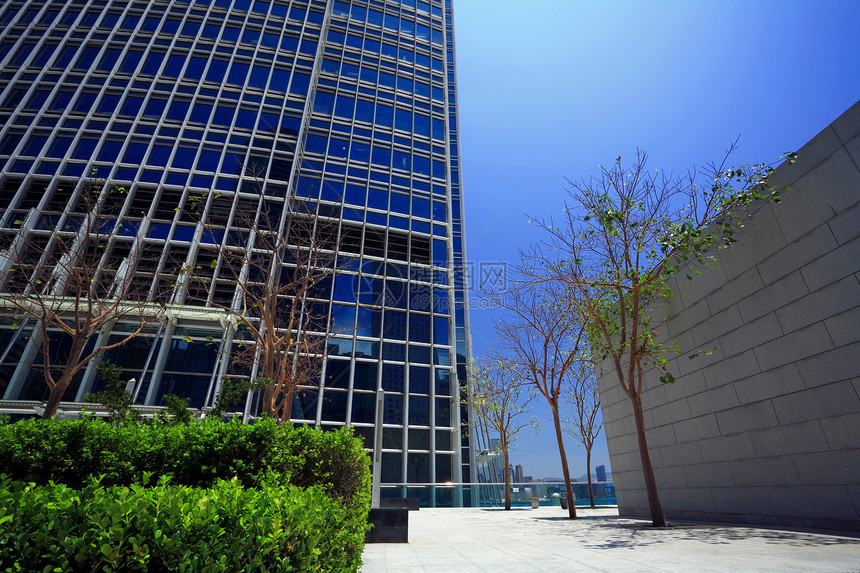 商业中心休息时间办公室建造摩天大楼蓝色景观天空窗户领导城市工作图片
