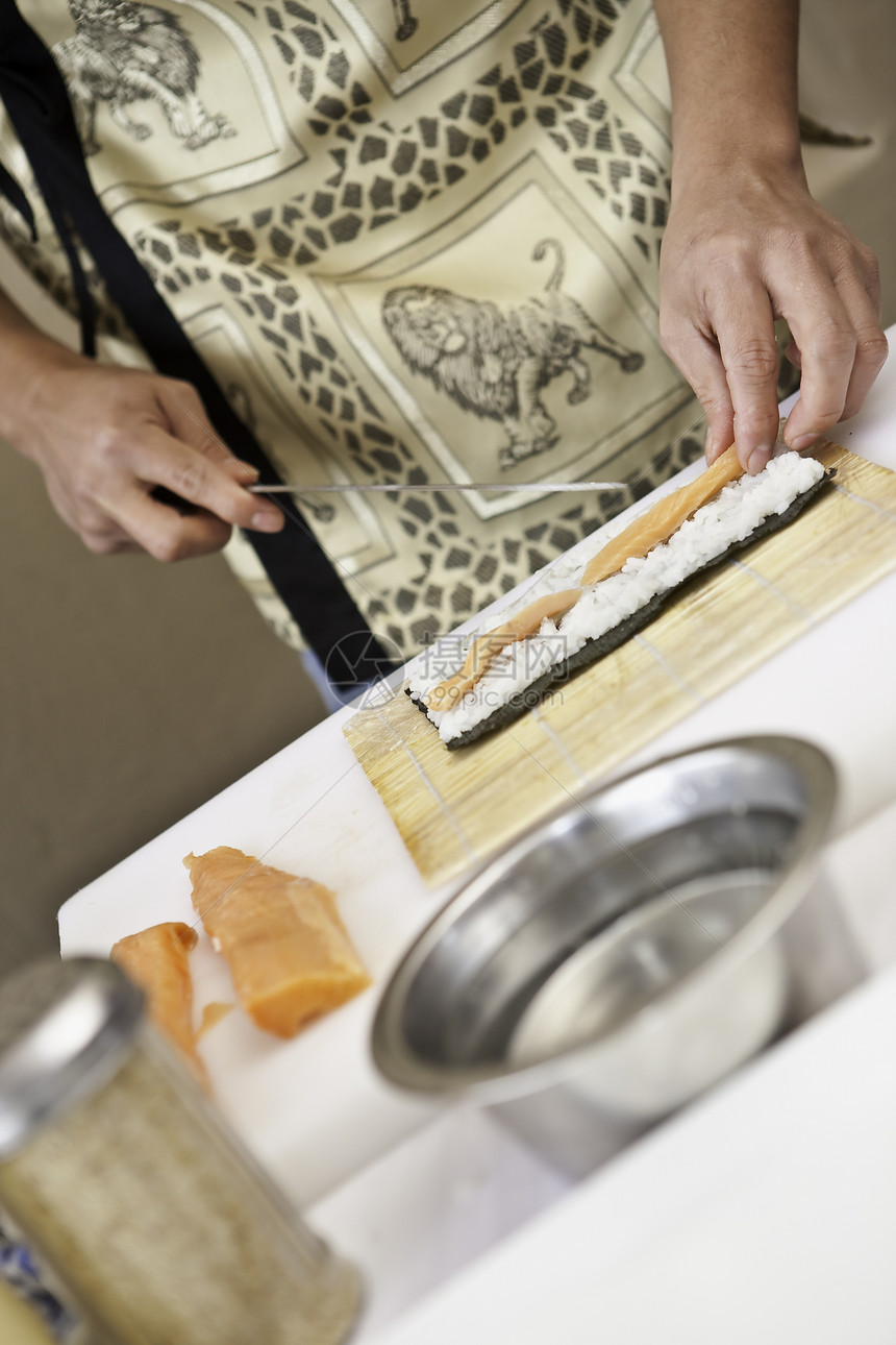 寿司厨师盘子男人食物行动图片