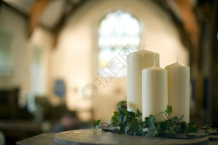 教堂蜡烛静物白色教会背景图片
