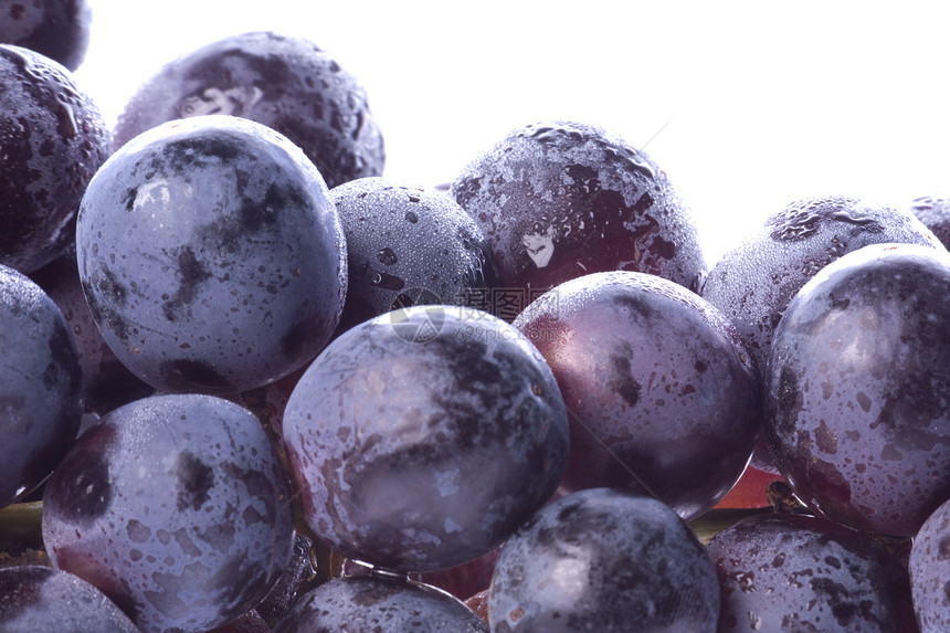 隔离的黑色葡萄生产水果宏观小吃紫色饮食农业甜点营养食物图片