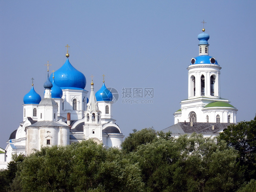 教堂天空蓝色崇拜宗教圆顶历史建筑建筑学天炉纪念碑图片