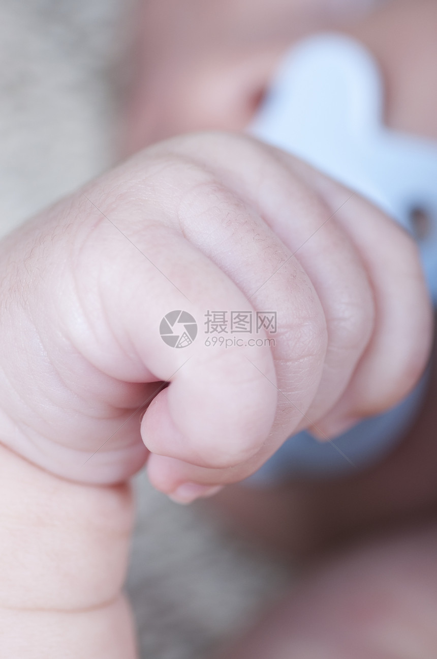 新出生的手男生孩子新生手指婴儿白色童年婴儿期图片