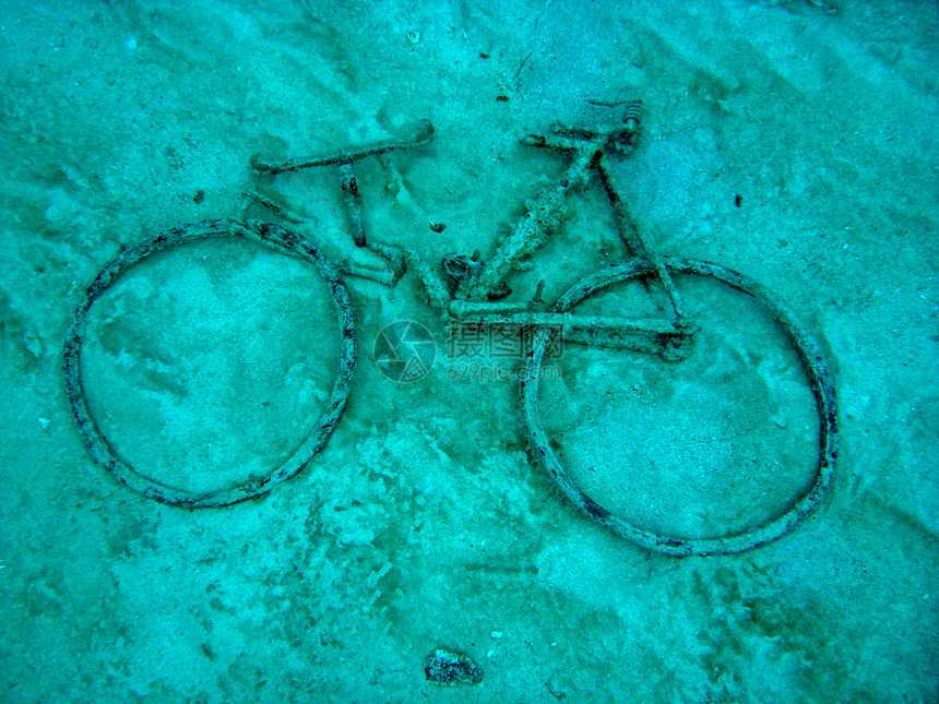 旧生锈自行车图片
