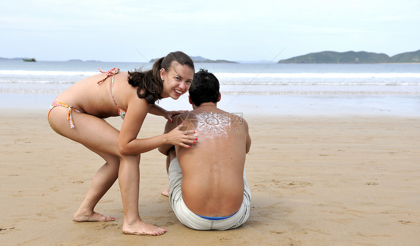 夫妻情侣男性乐趣假期幸福成人女性女士海滩男人白色图片