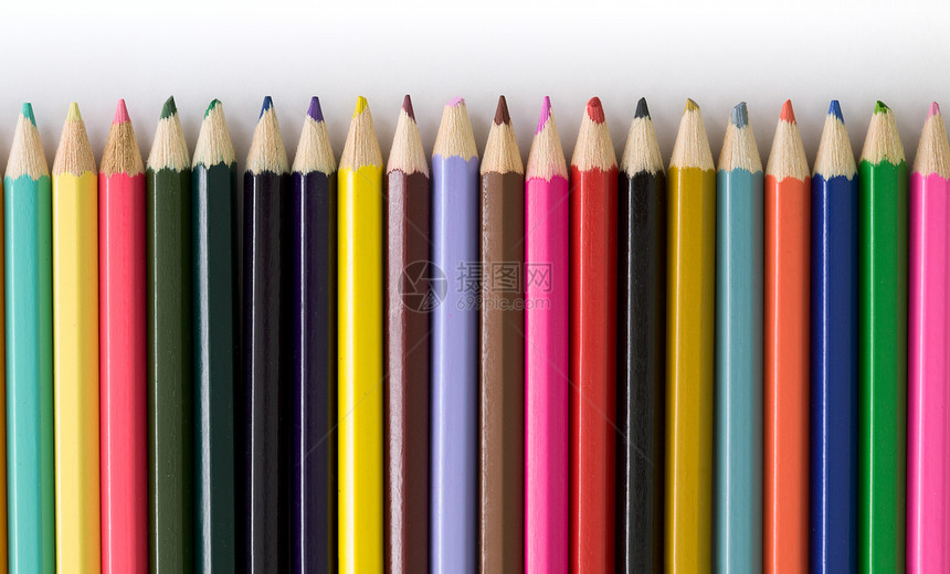 一套彩色铅笔黄色蜡笔蓝色绿色红色白色彩虹图片