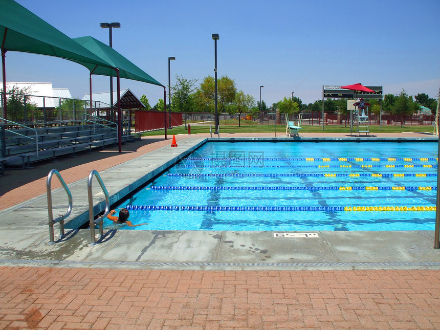 游泳池爱好分隔器白色反射运动水池游泳竞赛漂浮娱乐图片