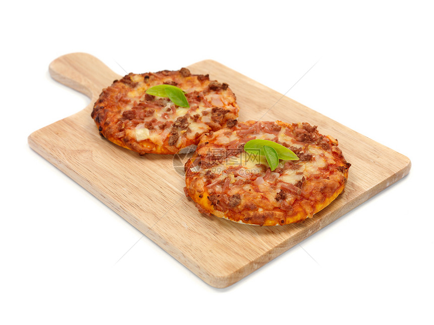 微型披萨白色圆圈胡椒午餐脆皮浇头面团香肠食物面包图片