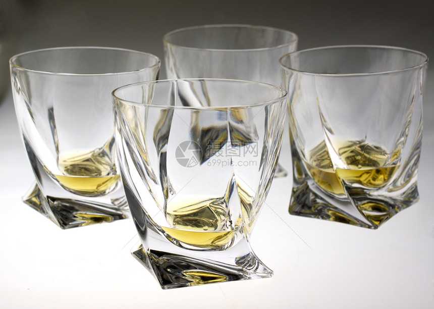 玻璃镜饮料黄色酒精图片