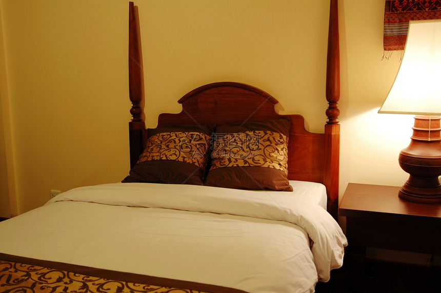 床和桌灯亚麻奢华照明软垫旅游酒店风格纺织品装饰旅行图片