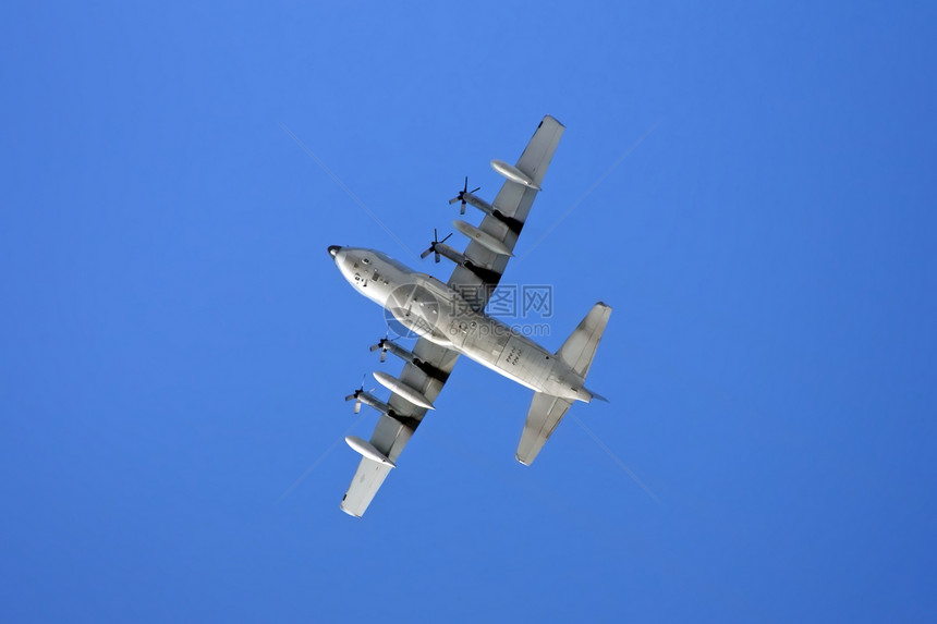 空军飞机飞行蓝色翅膀运输力量螺旋桨货运空运天空机器图片