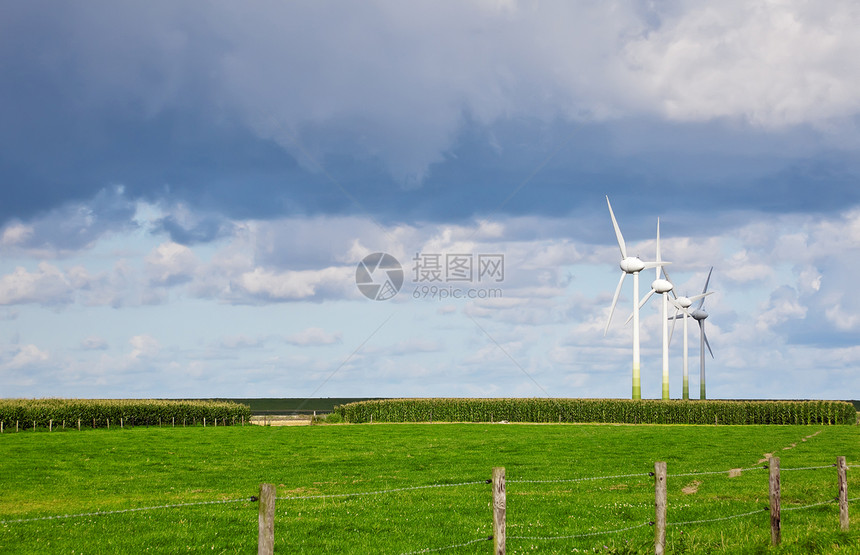 风风发电机栅栏风景旋转力量环境乡村金属多云天空螺旋桨图片