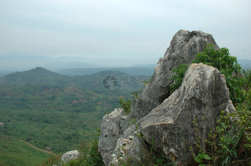 卡尔斯特山石灰石顶峰遗产丘陵旅游山脉天空岩溶吸引力远足图片