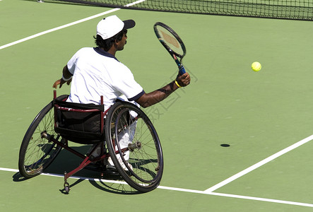 残疾人轮椅网球主席男性冠军狂欢节国际竞争者竞赛男人竞争优胜者火柴椅子背景图片