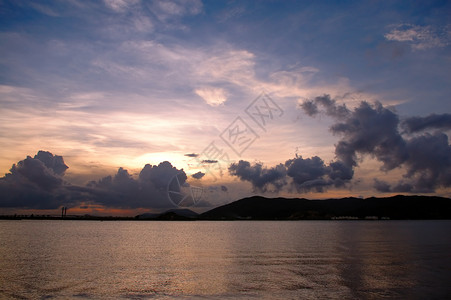 日落半岛天空全景海洋风景反射支撑珍珠海浪背景图片