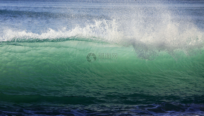 印度洋风暴海岸海浪冲浪天气海岸线蓝绿色热带波浪海啸图片