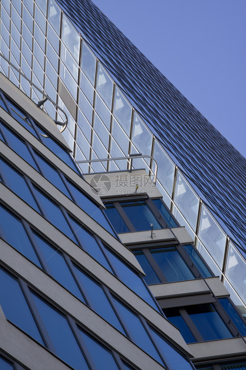 Kista科学塔生长城市商业玻璃建造蓝色建筑物场景景观金融图片