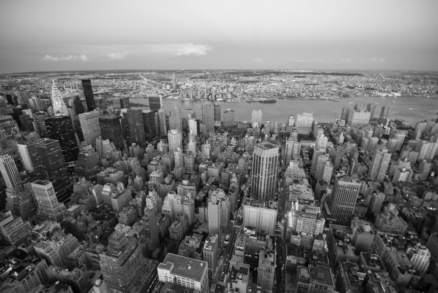 夜间纽约市街道办公室天际中心天空力量城市摩天大楼旅游建筑学图片