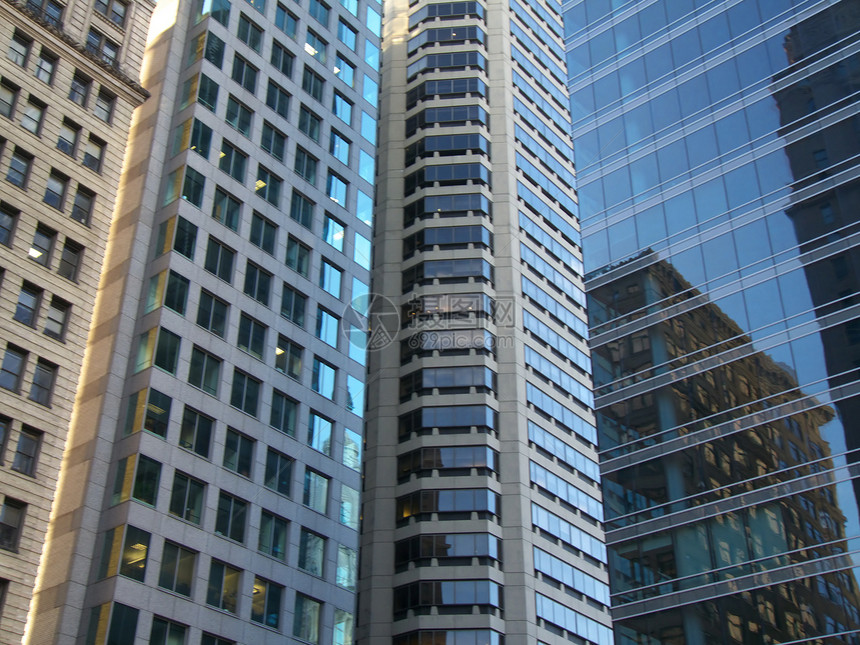 玻璃和钢财产蓝色中心市中心城市办公室建筑商业地标自由图片
