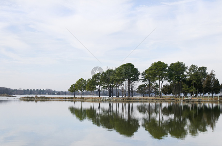 美丽反射风景树木天空湖泊码头木头反思图片