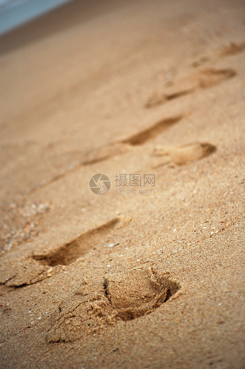 沙中脚足足迹闲暇痕迹支撑海滩海岸自由赤脚海岸线旅行脚步图片