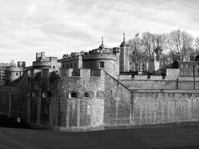 伦敦塔监狱地牢女王爬坡道建筑学乌鸦石头背景图片