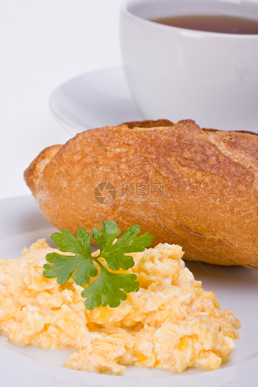 炒鸡蛋和盘子面包食物包子橙子小吃餐具咖啡香菜早餐叶子杯子图片