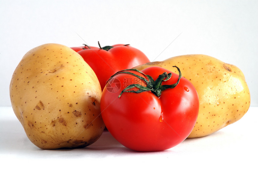 2个土豆和2个西红柿(1)图片