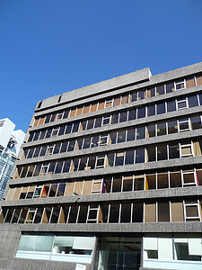 办公大楼建筑学窗户玻璃建筑职场天空蓝色财产背景图片