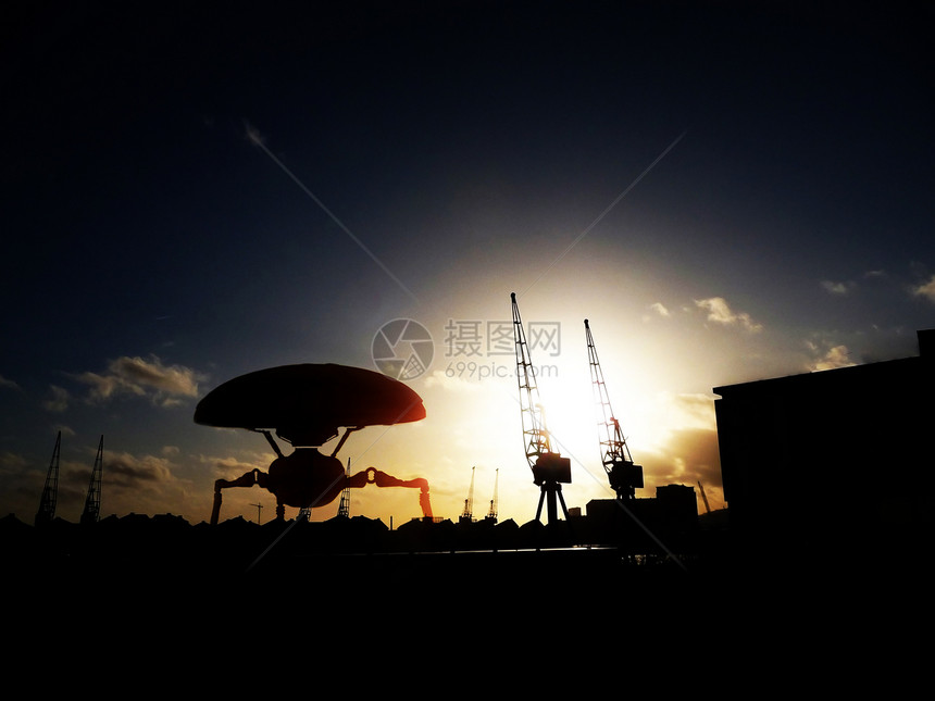 杜克兰的外星三驾马车日落城市运输天空剪影三脚架建筑骗局太阳日出图片