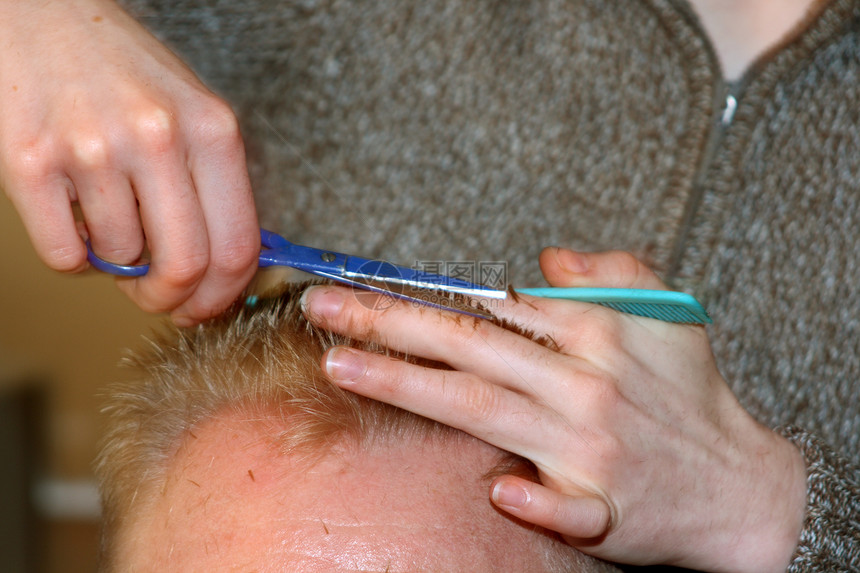 理发工具剪刀店铺发型头发美丽沙龙造型师工作梳妆台图片