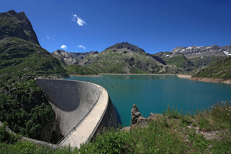 青草沙水库瑞士的Emosson水坝背景