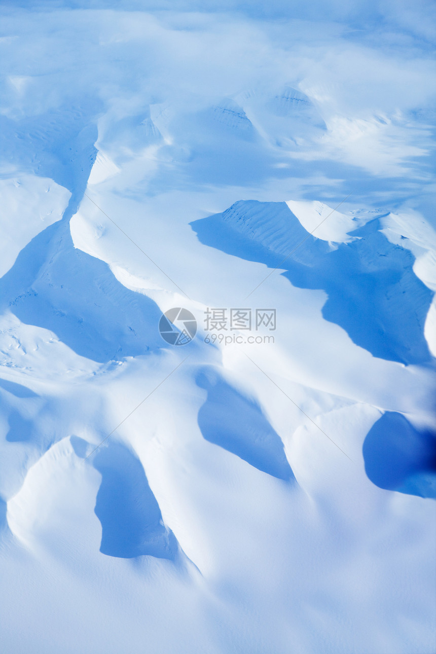 雪覆盖山冰川全景山脉高山顶峰天空蓝色地平线区域风景图片