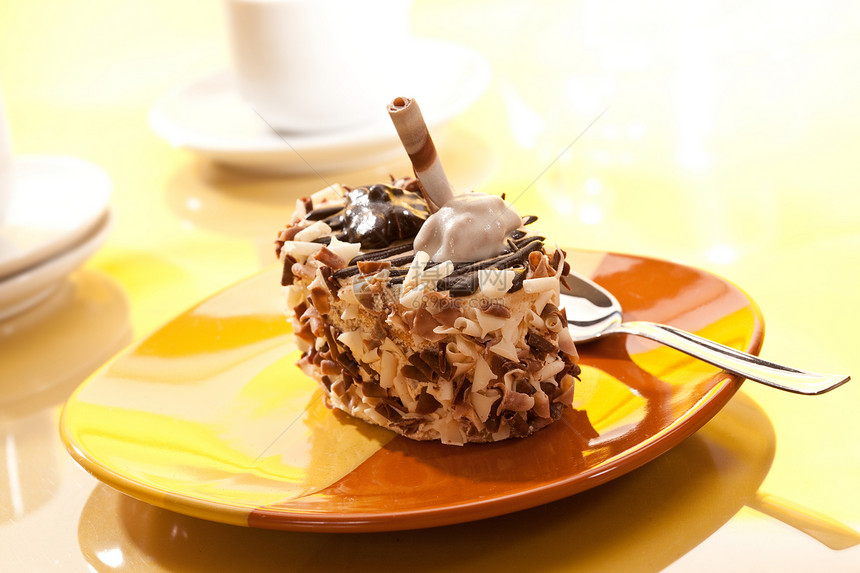 蛋糕奶油甜点勺子装饰巧克力咖啡食物糕点图片