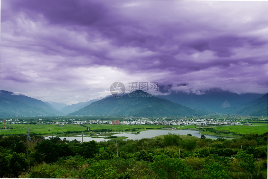 山云和山云植物风景冒险太阳木头森林土地天空旅游阳光图片