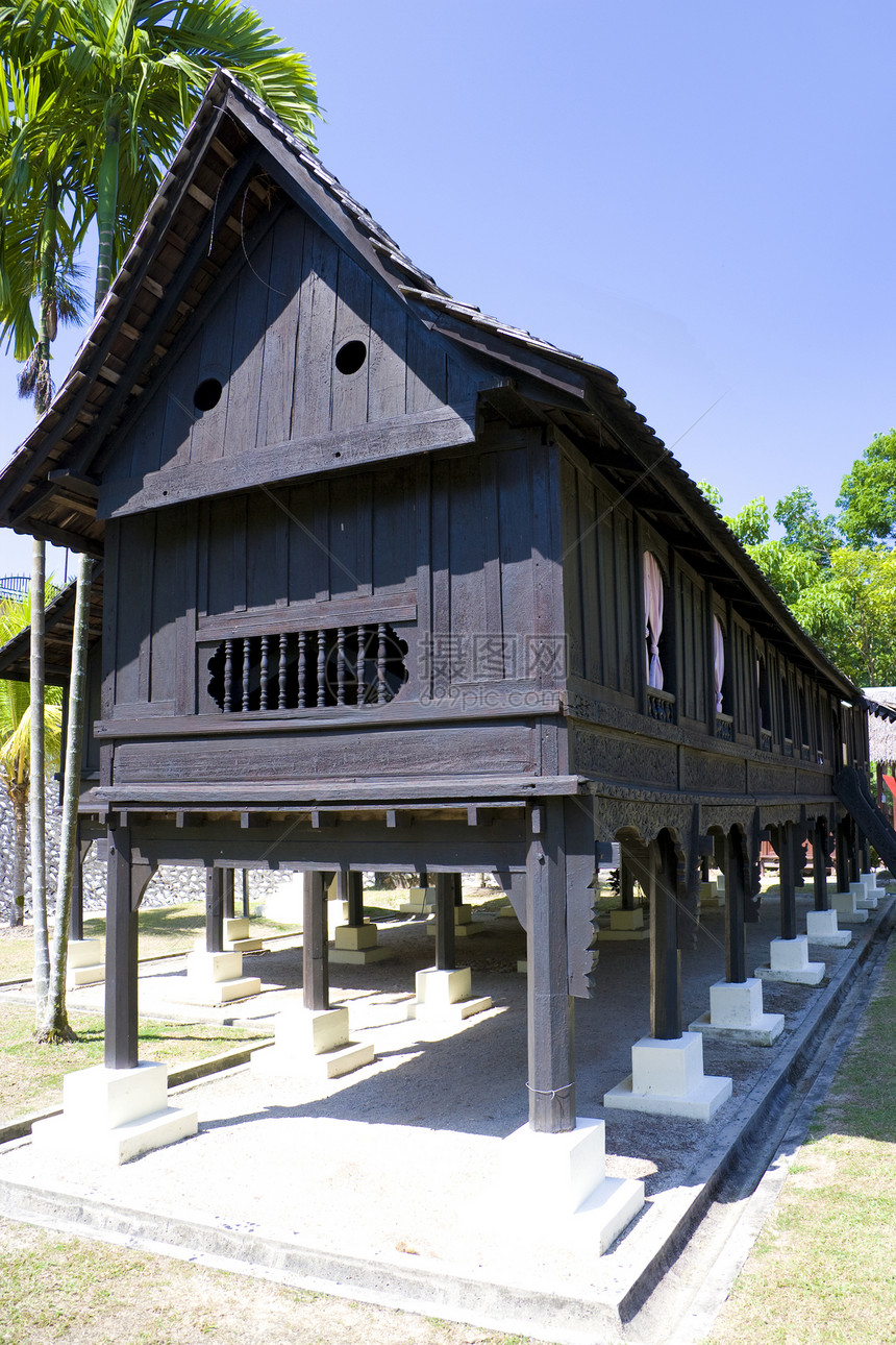 传统马来人之家房子村庄遗产攻击木头建筑物马来语建筑学文化高跷图片