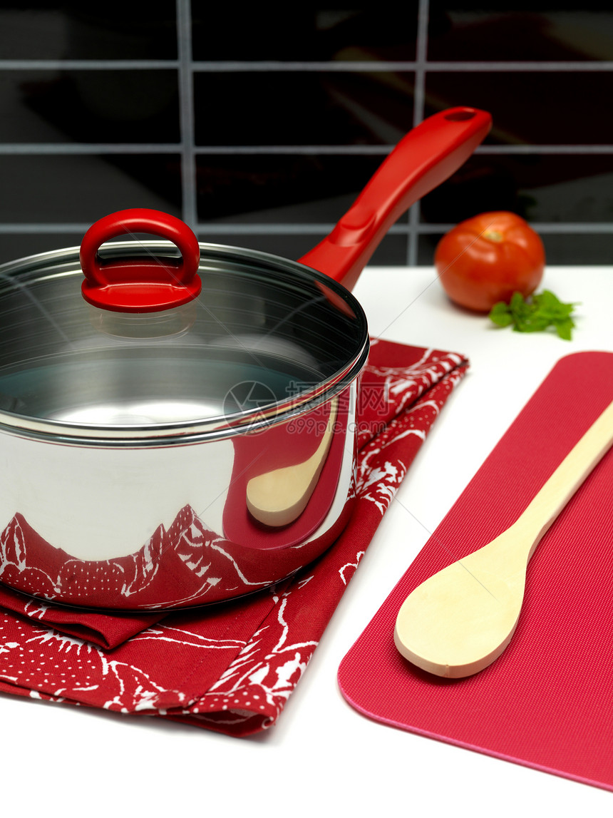烹饪锅厨具平底锅盖子金属陶器用具白色厨房图片