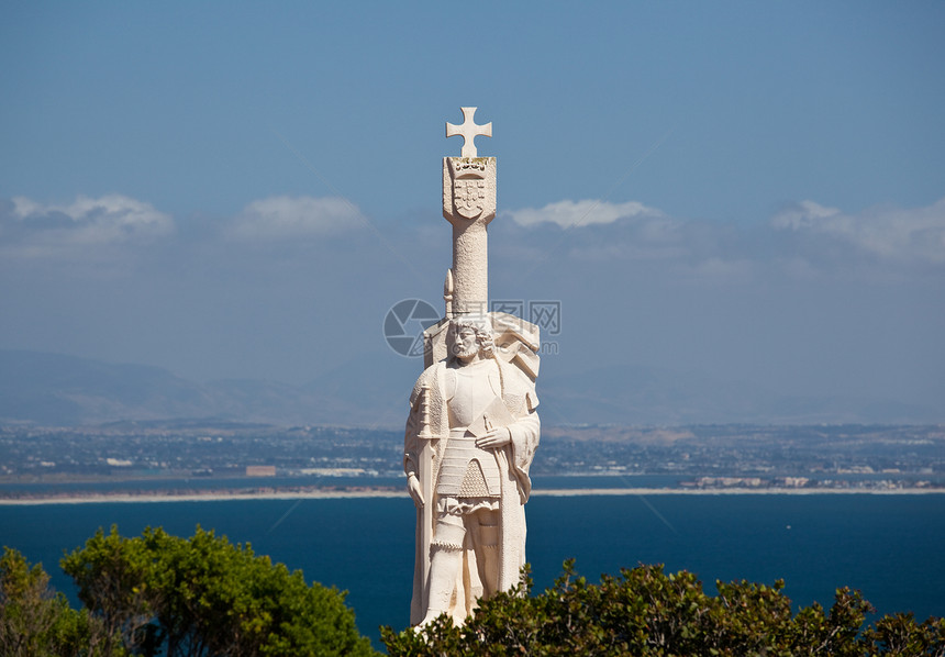 卡布里略纪念碑和圣地亚哥雕塑天空海岸晴天历史雕像爬坡纪念碑国家历史性图片