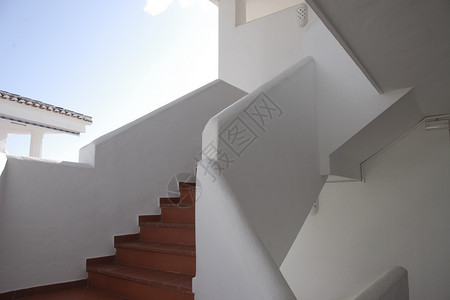 抽象建筑楼梯阳台技术蓝天建造蓝色公寓背景图片