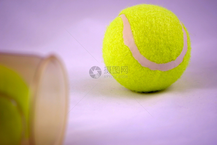 网球橡皮黄色圆形游戏法庭运动管子塑料比赛粉碎图片
