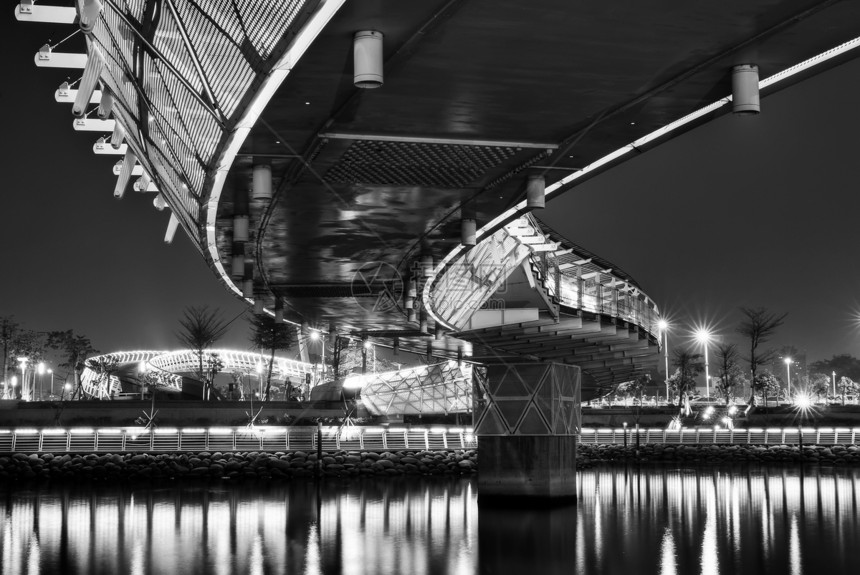 市之夜运输戏剧性地标建筑学构造建筑旅游市中心曲线镜子图片