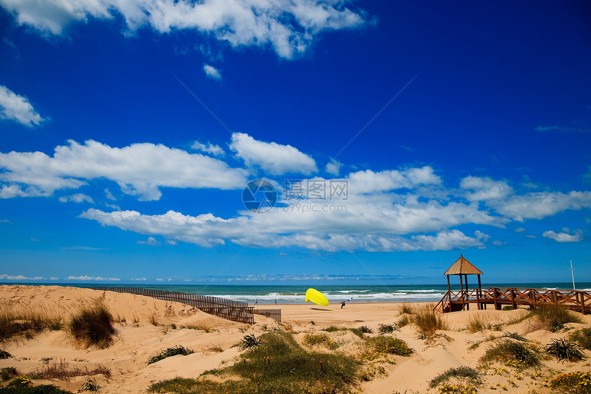 Cortadura海滩Cdiz天空阳光天桥木头活力沙丘旅行季节海浪黄色图片
