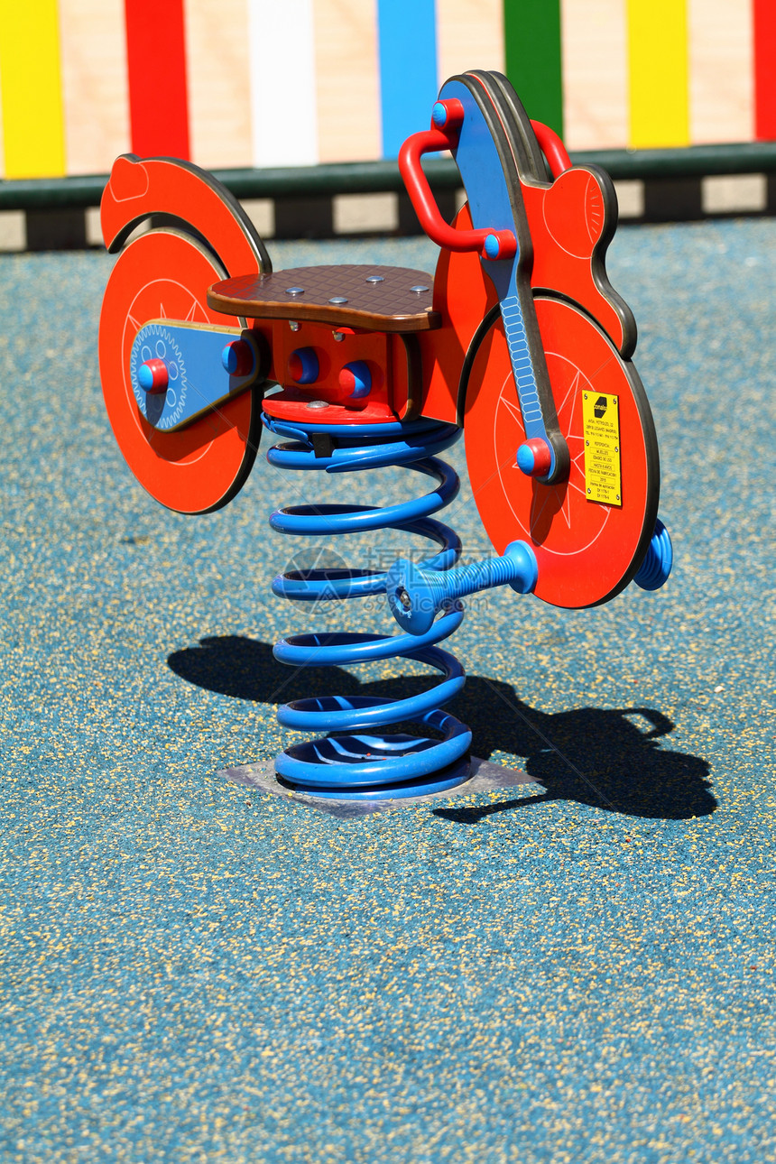 游戏场公园蓝色健身房戒指绿色青年安全操场锻炼喜悦图片