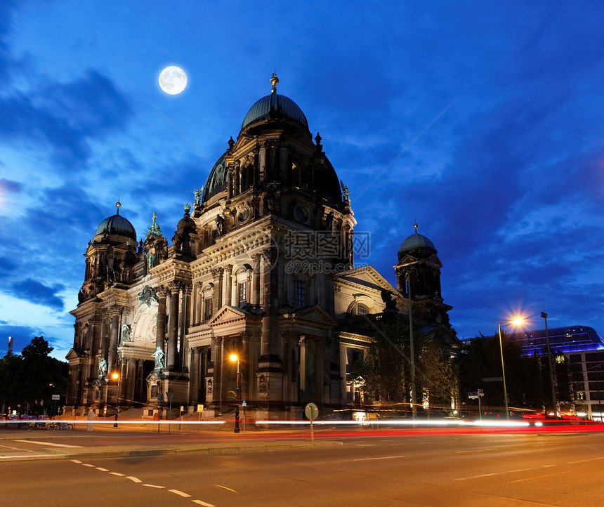 柏林多姆在柏林的夜晚城市大教堂圆顶宗教场景旅行文化月亮主场历史性图片