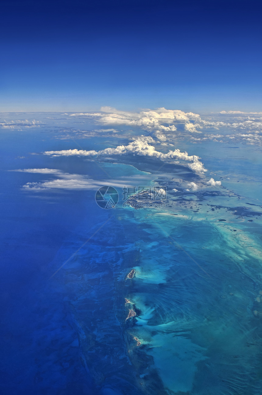 海上的空中观光天空旅行蓝色热带海洋天气假期异国情调图片