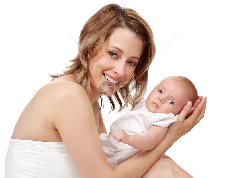 抚养婴儿的母亲女孩父母童年生活拥抱家庭妈妈育儿母性孩子图片