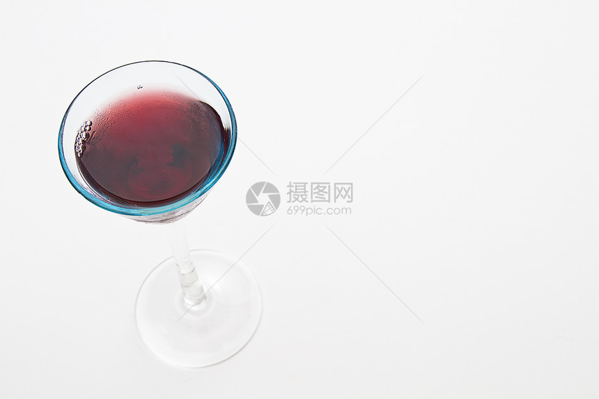 红酒饮料红色液体气泡寒意干杯派对酒杯玻璃图片