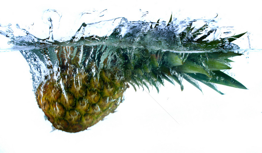 水中的菠萝气泡打扫食物液体白色波纹潜水海浪工作室洗涤图片